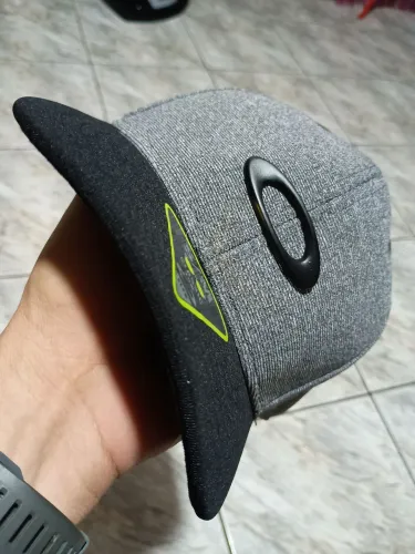 Boné Oakley