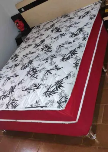 Cama box acoplada casal j7 com espuma D20 nova na promoção