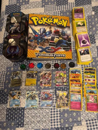 Coleção + de 600 cartas Pokémon e ultra raras