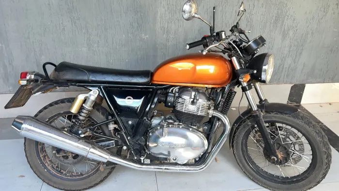 Royal Enfield ( Interceptor 650 )