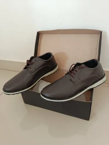 SAPATO SOCIAL MASCULINO PRETO e MARROM - TAMANHO 39/40