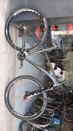 Bike Aro 29 Absolute Nero + Suspensão ProShock Onix (Ar/Óleo) + Freio Shimano
