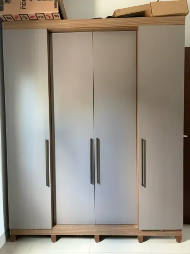 Guarda Roupa Casal 4 Portas E 4 Gavetas Berlim
