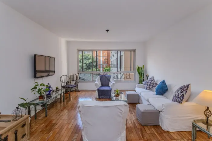 Apartamento - Jardim América - 3 Dormitórios - 124m².