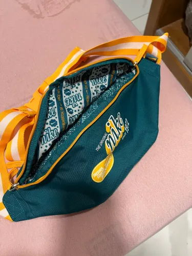 Bolsa estilo pochete Nike