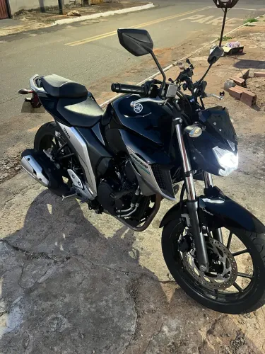 Yamaha FZ25