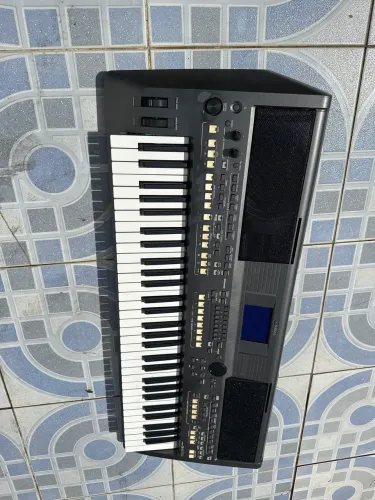 Teclado Yamaha S670