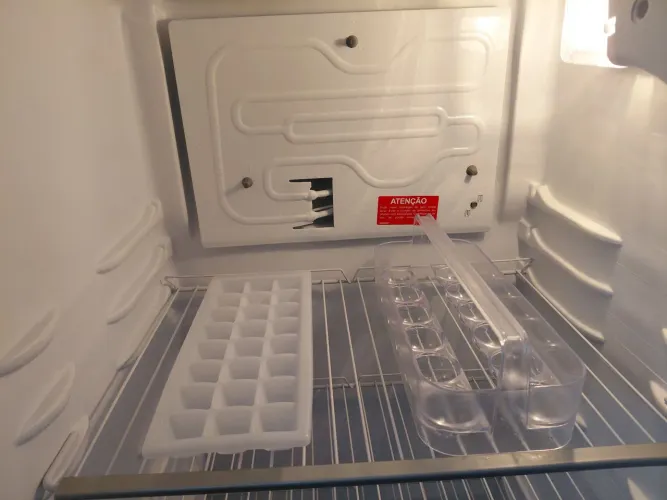 Geladeira Electrolux 260l