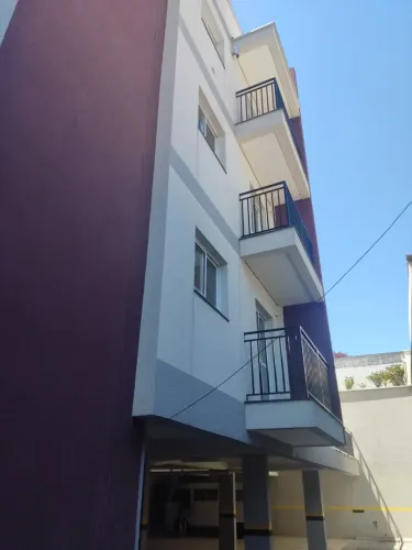 Apartamento  novo com terraço  próximo a Polícia Federal, Terminal do Santa Cândida em Cur