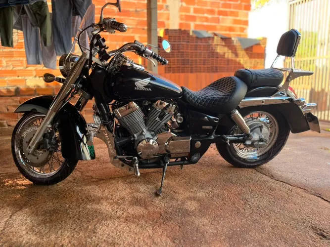 Shadow 750 