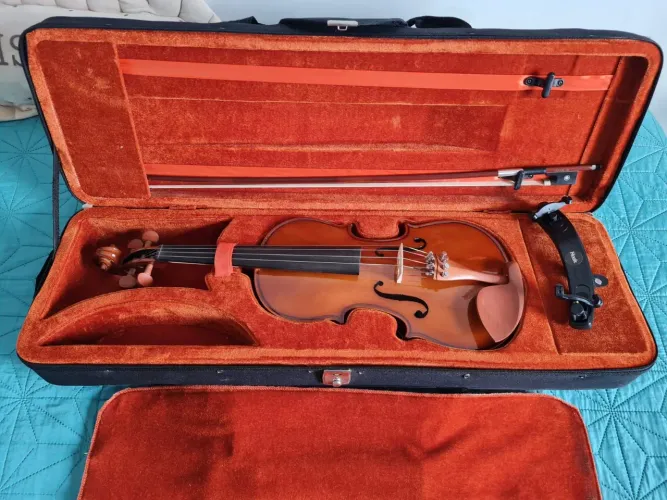 Violino 4' semi novo Eagle