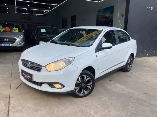 Fiat Grand Siena Essence 1.6 Flex 16V 2013