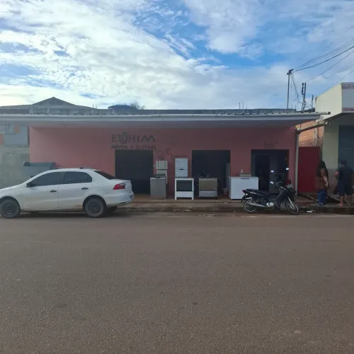 PRÉDIO COM 6 APARTAMENTOS E 1 PONTO COMERCIAL