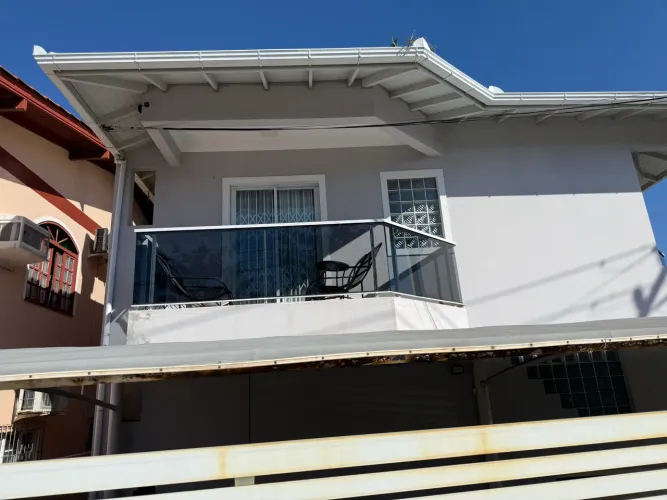 Sacadas de alumínio e vidros 