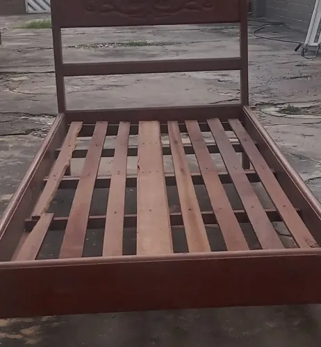 CAMA DE MADEIRA