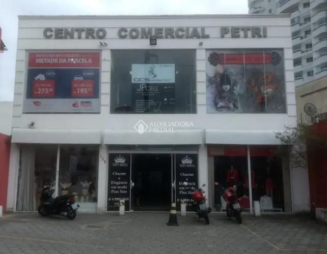 Centro Comercial com 48 Salas alugadas