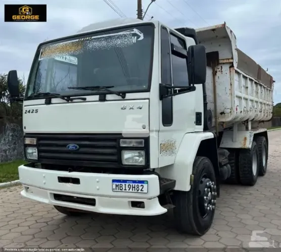 Caminhão Ford CARGO 2425 - 6x4 Traçado - Caçamba