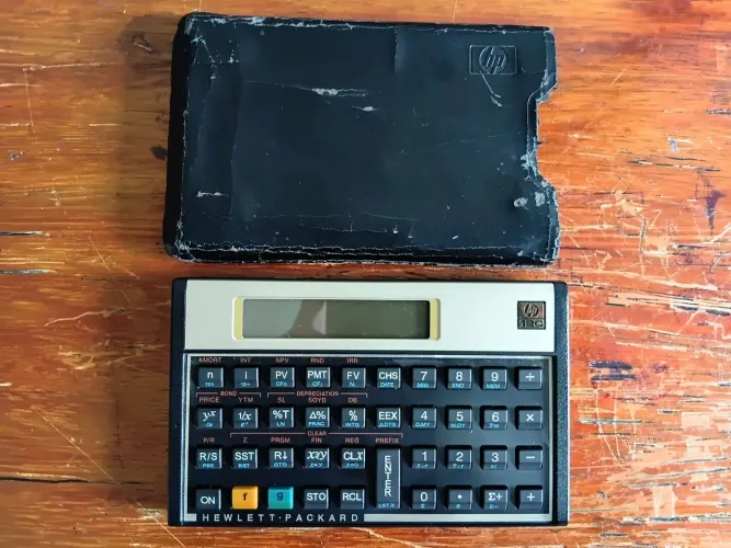 Calculadora Financeira HP 12C Original Gold - Excelente Estado + Capa