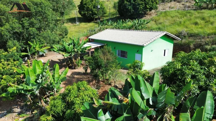 Chácara para Venda em Pedra Bela, 2 dormitórios, 1 suíte, 2 banheiros