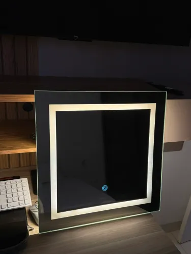 Espelho com LED - seminovo 