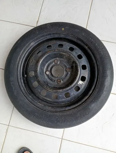 Roda e Pneu Ford (aro 14)