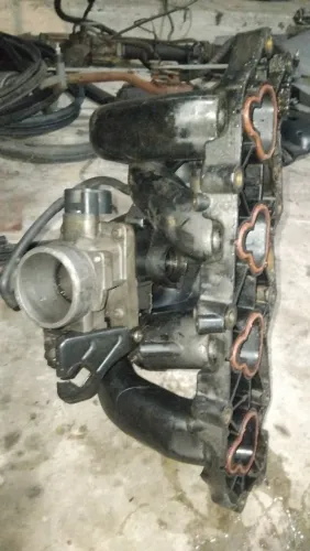 Câmbio coletor radiador peça do Escort Zetec