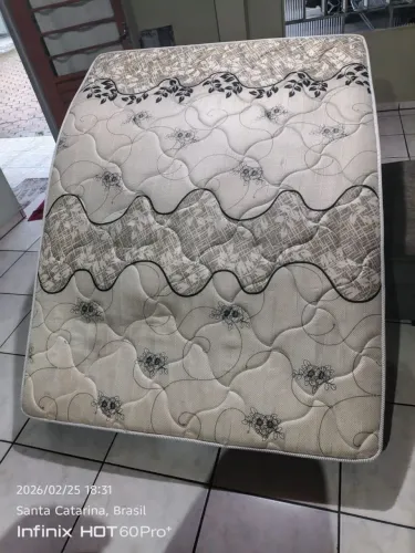 Vendo colchão pouco usado