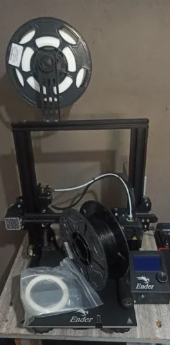 Vendo impressora 3d Impressora Ender 3 + 2 Rolos de Filamento<br>. Muito bem cuidada