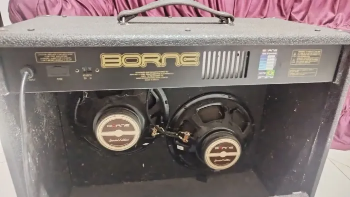 Amplificador para guitarra - Borne Vorax 2100 Studio