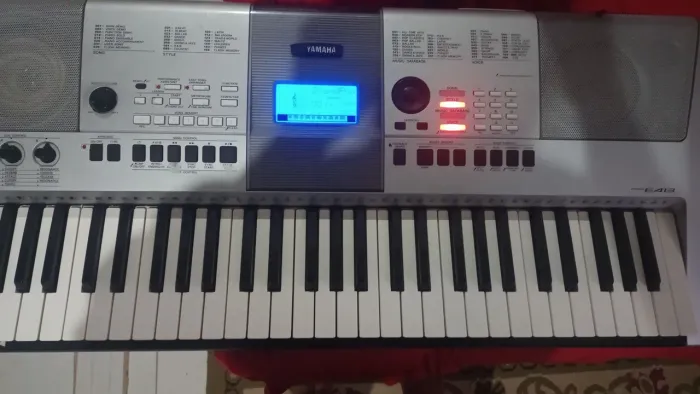 Teclado yamaha psr E 413