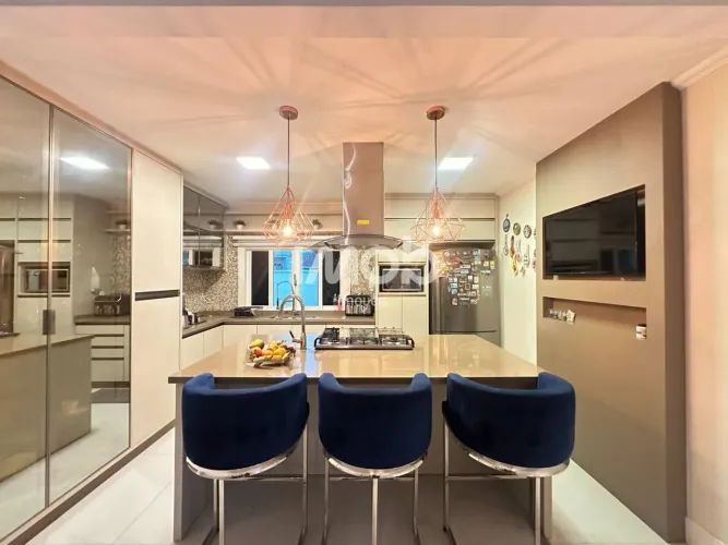 CASA COM 2 SUÍTES + 4 QUARTOS, BARRA DO RIO CERRO
