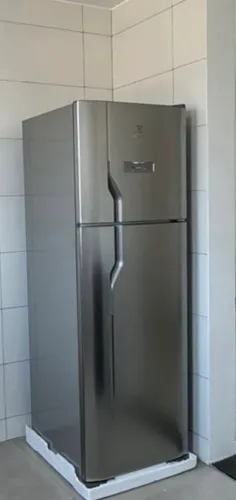Geladeira Electrolux frost free inox 