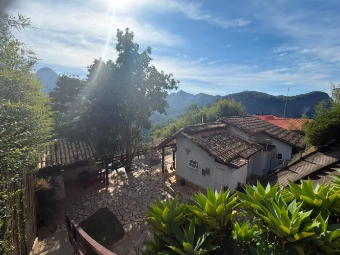 Achado em Araras! Casa em Condomínio Central de Araras, com 2.400m², ensolarada e com área