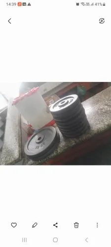 Vendo anilhas maciça 10 e 5 kg
