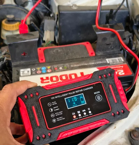 Carregador de Bateria Automotivo Bivolt 12V 6A (4Ah a 100Ah) c/ Proteção Total