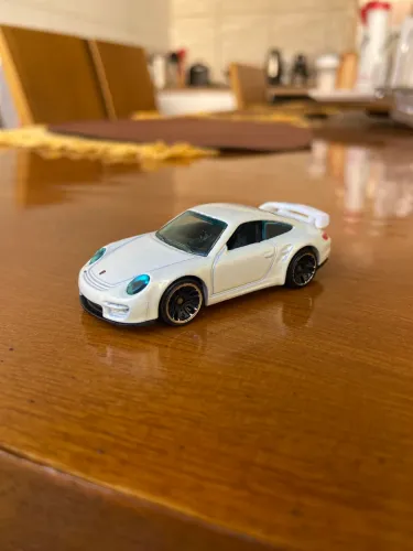 Hot Wheels Porsche 911 GT3 RS Branco Vidros Azuis