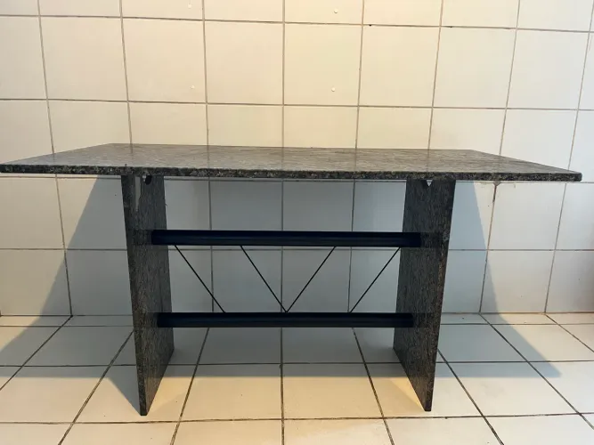 Mesa de jantar 6 lugares em granito em perfeito estado!