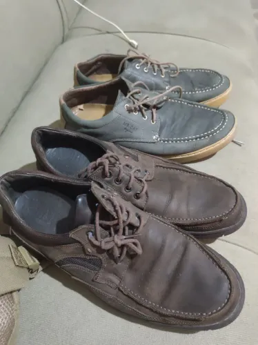 2 sapatos masculino 42. 40 reais