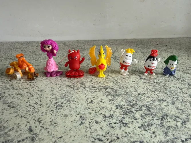 Kinder ovo - Kinder joy - brinquedos diversos - $ 10,00 cada