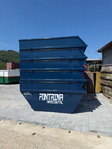 Caçamba de entulho