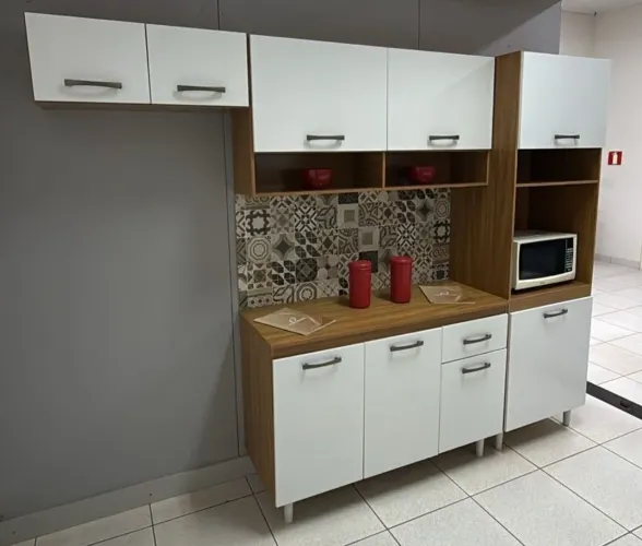 ARMÁRIO DE COZINHA