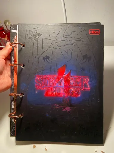 Fichário Stranger Things