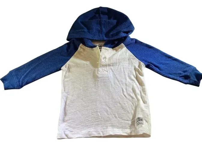 Camiseta Oshkosh tamanho 6 meses importada (Desapego)