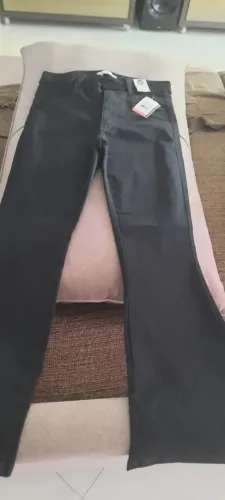 Calça Jeans Feminina - Flare Preta Intense