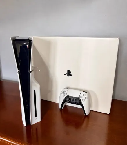 PlayStation 5 slim Mídia Física na caixa !