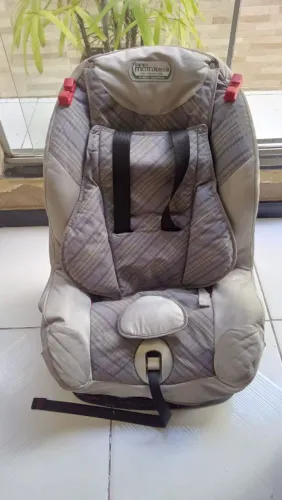 Cadeirinha infantil para carro