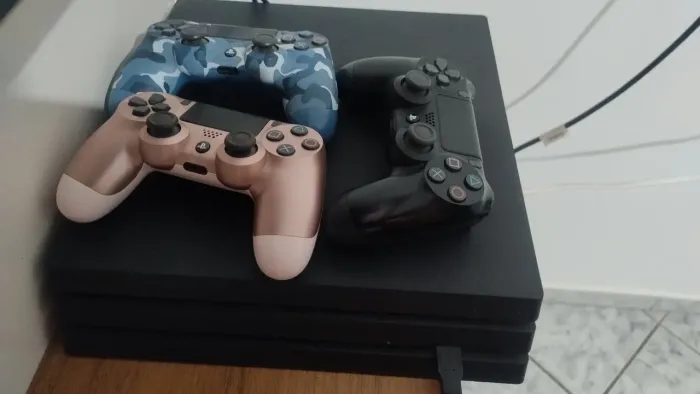 PS4 pro 4k nativo 1tb de armazenamento