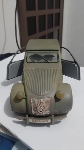 Miniatura Citroën 2 cv - Escala 1/18