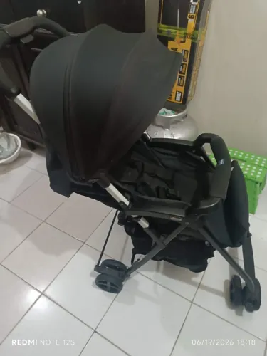 Carrinho de Bebê Chicco Compacto Ultraleve Fechamento Rápido USADO