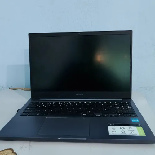 Samsung Book NP550XDA | Intel Core i3 | SSD 256 GB | Carregador Original
